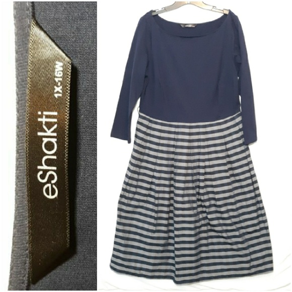 eshakti Dresses & Skirts - Eshakti Navy Plaid Pleated Dress